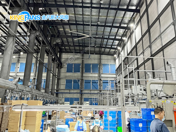 工業(yè)大型風(fēng)扇 “夏送清涼”防暑降溫 工業(yè)大型風(fēng)扇 “夏送清涼”防暑降溫